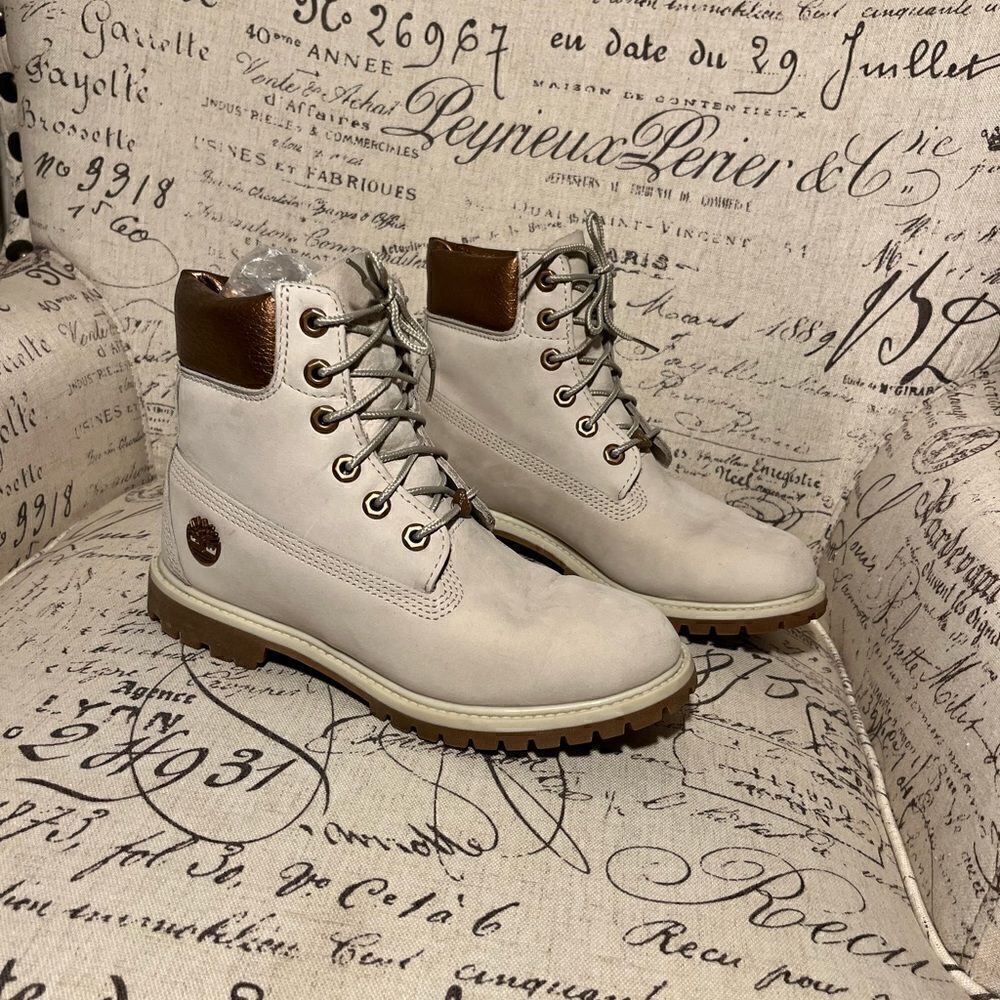 Timberland Women’s Classic Boot   - Picture 2 of 16